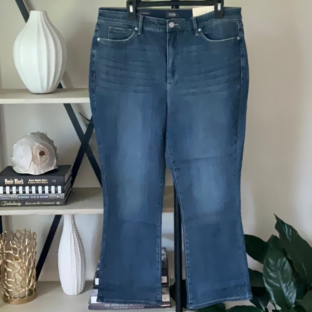 NWT NYDJ Slim bootcut jeans
